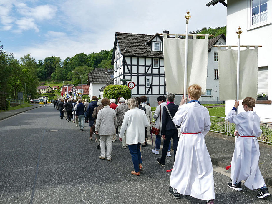 Bittprozession an Christi Himmelfahrt (Foto: Karl-Franz Thiede)